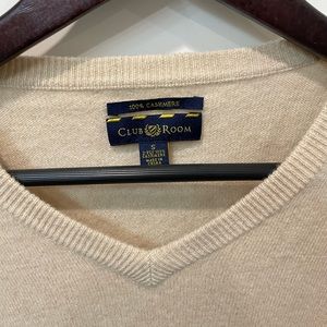 Men’s 100% cashmere sweater. Small